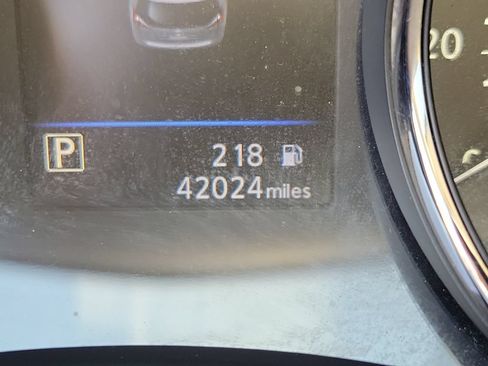 Certified 2020 Nissan Rogue SV FWD image 23