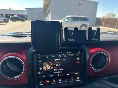 Used 2021 Jeep Gladiator Rubicon AWD/4WD image 17