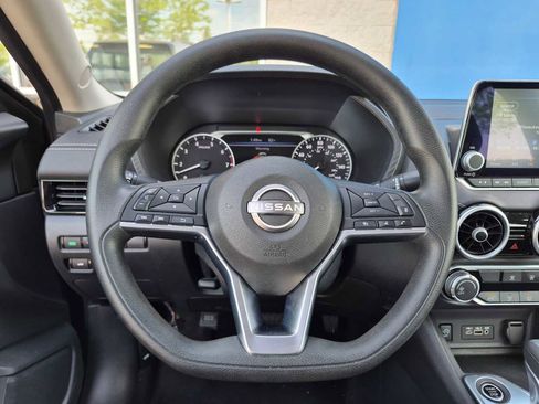 Used 2025 Nissan Sentra SV FWD image 22