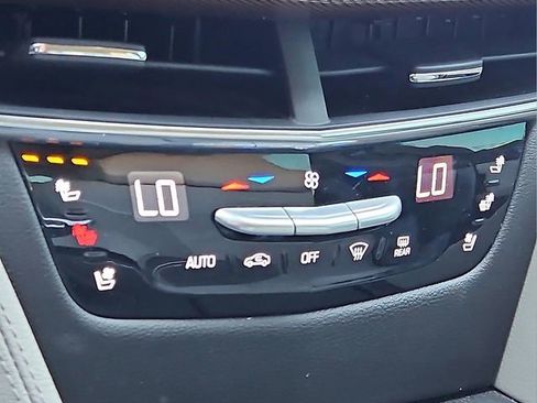 Used 2018 Cadillac CT6 Luxury image 27