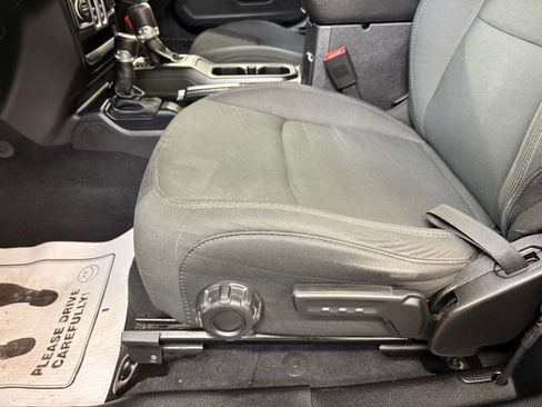 Used 2019 Jeep Wrangler Sport image 29