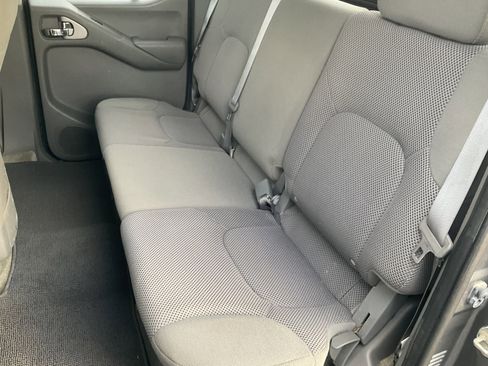 Used 2018 Nissan Frontier PRO-4X image 40