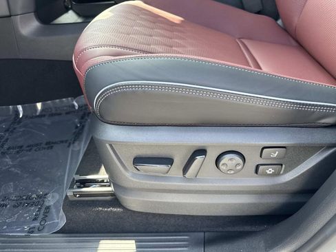 New 2026 INFINITI QX80 Autograph w/ Premium Cargo Package AWD/4WD image 18