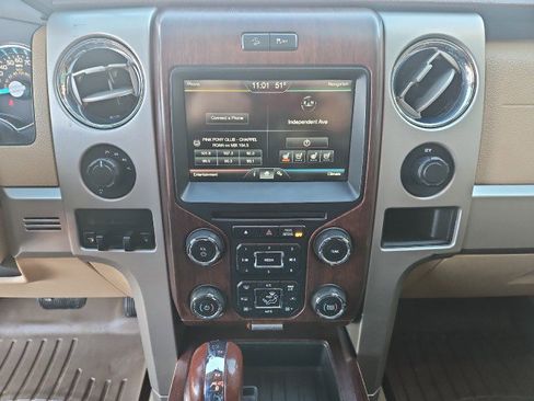 Used 2014 Ford F150 King Ranch w/ King Ranch Luxury Package image 18