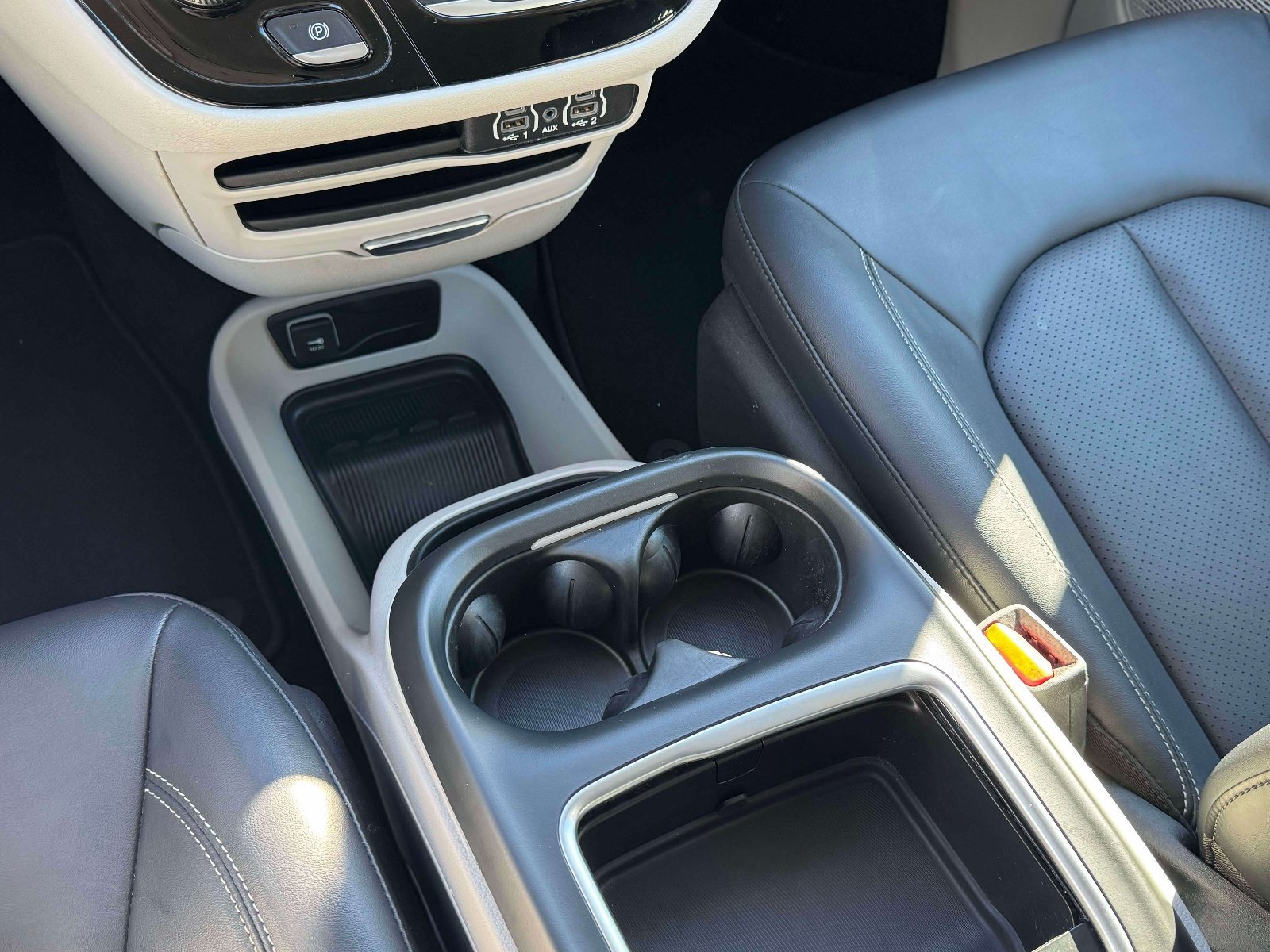 Certified 2024 Chrysler Pacifica Touring-L FWD image 31