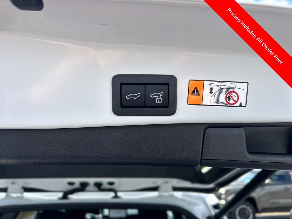 Used 2026 Toyota RAV4 SE w/ Convenience Package FWD image 17