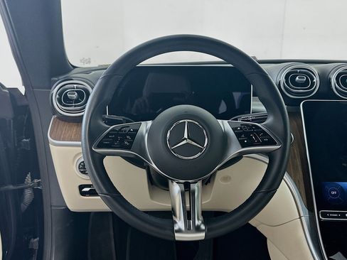 Used 2025 Mercedes-Benz CLE 300 4MATIC Coupe image 18