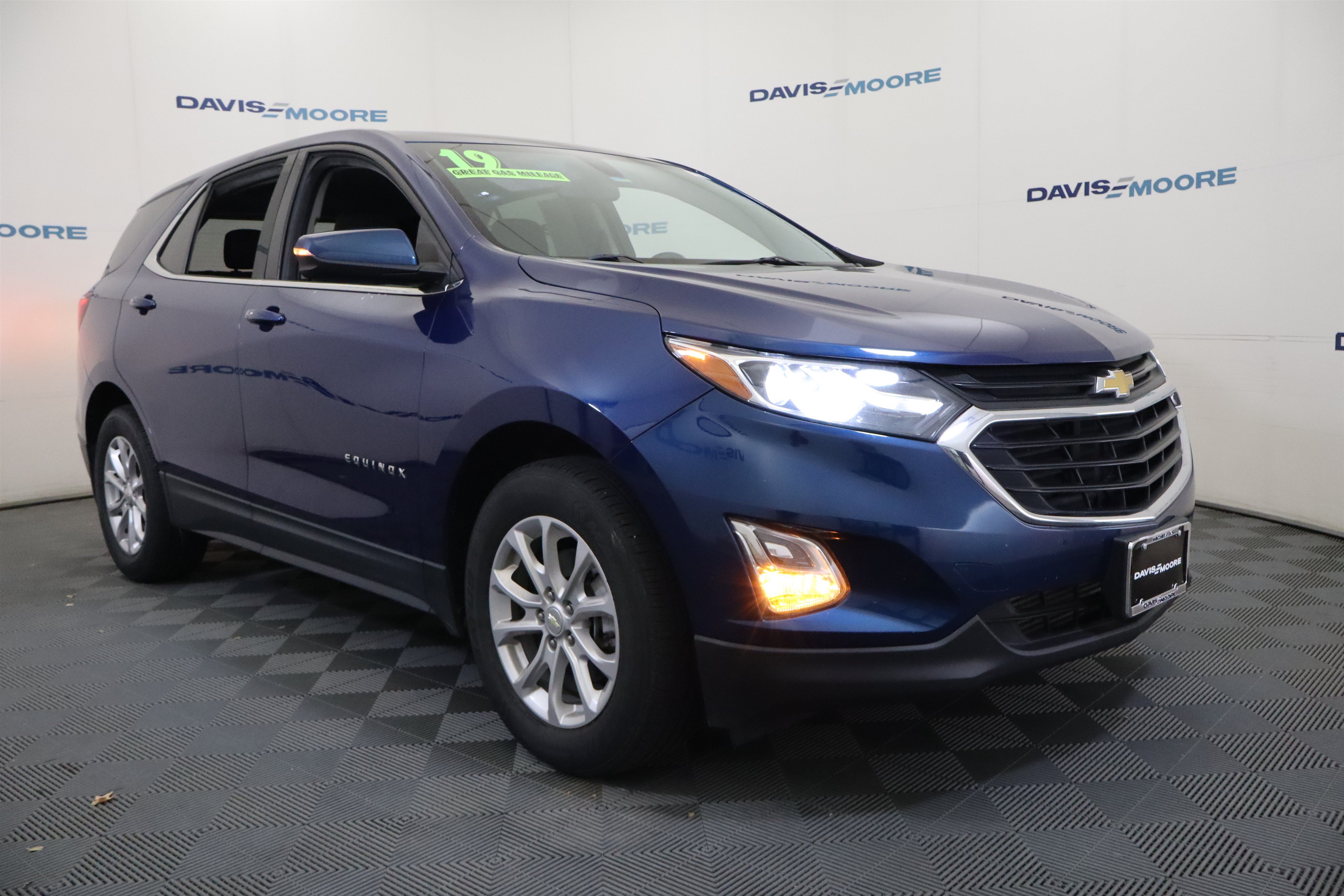 Used 2019 Chevrolet Equinox LT FWD image 3