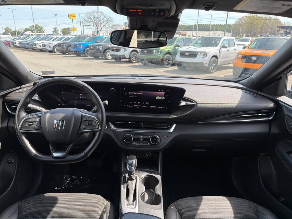 Used 2024 Buick Envista Sport Touring w/ Convenience I Package FWD image 23