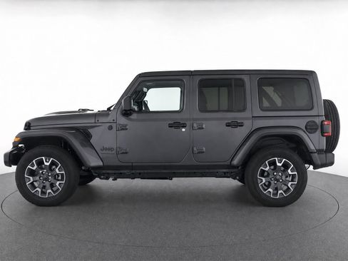 Used 2025 Jeep Wrangler Unlimited Sahara w/ Safety Group AWD/4WD image 3