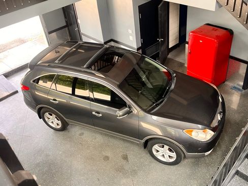 Used 2010 Hyundai Veracruz Limited FWD image 38