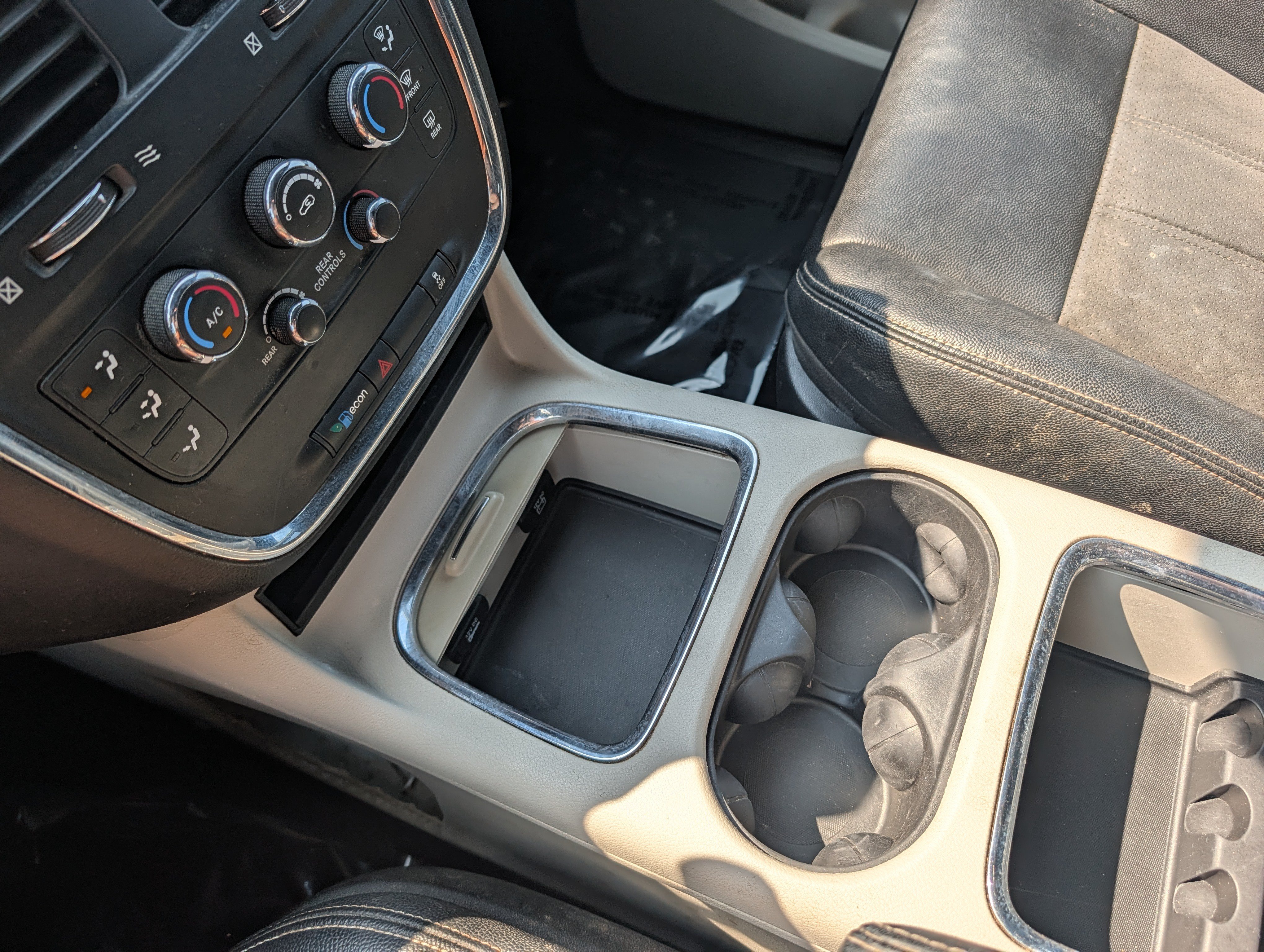 Used 2019 Dodge Grand Caravan SXT FWD image 17