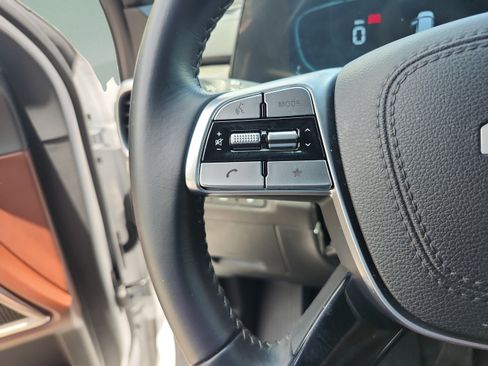 Used 2024 Kia Telluride EX w/ EX Captain's Chair Package FWD image 13