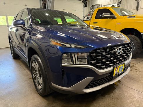 Used 2023 Hyundai Santa Fe SE AWD/4WD image 3