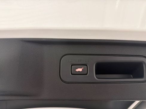 Used 2025 Honda Pilot Elite image 21