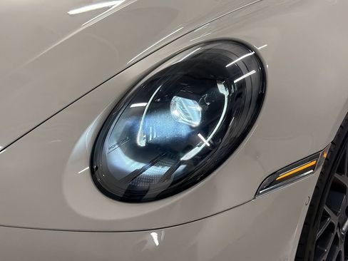 Certified 2025 Porsche 911 Targa 4 GTS AWD/4WD image 30