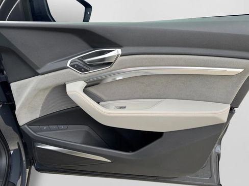 Used 2024 Audi Q8 e-tron Prestige w/ Prestige Package image 34