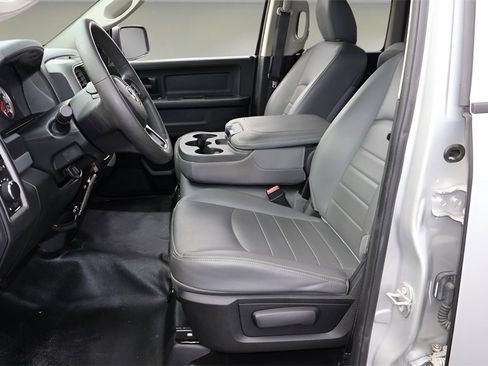 Used 2018 RAM 1500 Tradesman image 9