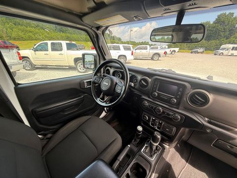 Used 2020 Jeep Gladiator Sport w/ Quick Order Package 24S AWD/4WD image 7