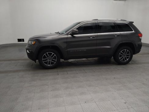 Used 2019 Jeep Grand Cherokee Laredo w/ 18" Wheel & 8.4" Radio Group AWD/4WD image 2