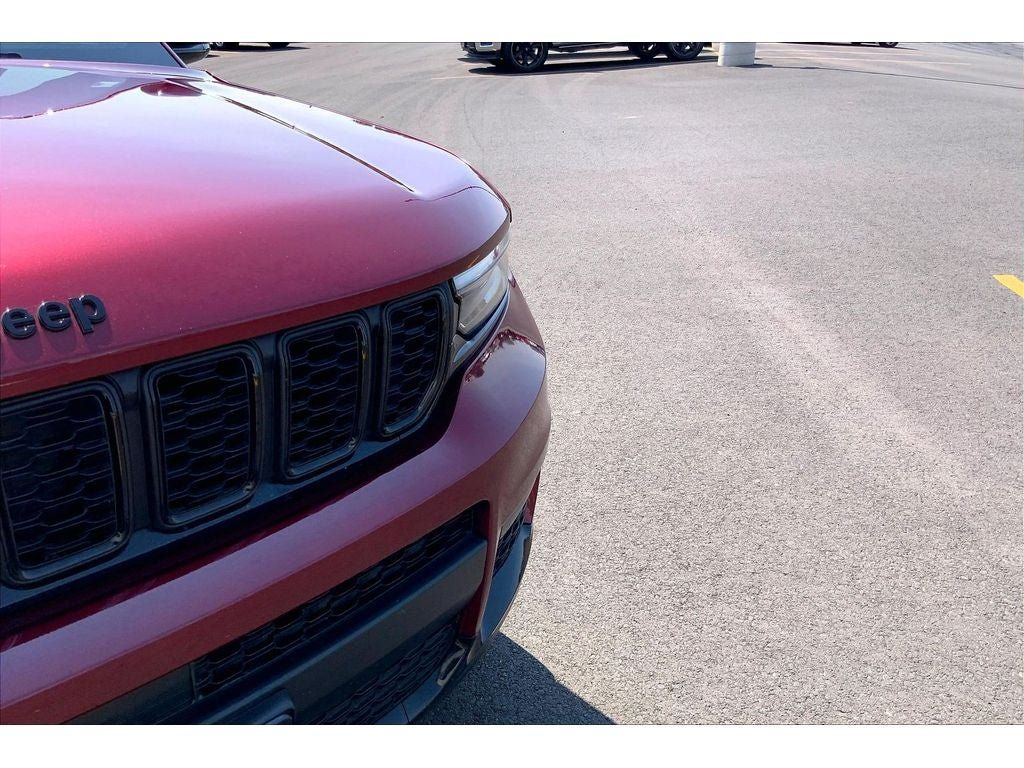 Used 2023 Jeep Grand Cherokee L Laredo AWD/4WD image 32