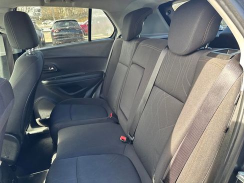 Used 2017 Chevrolet Trax LT image 32