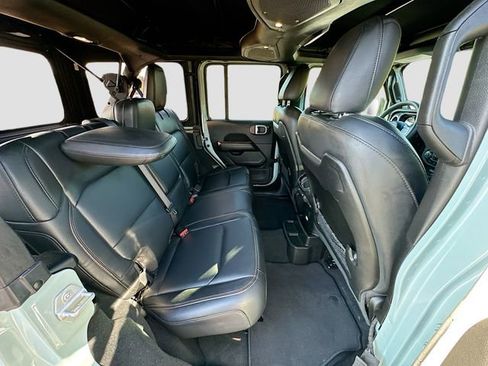 Used 2024 Jeep Wrangler Sahara image 26