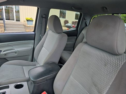 Used 2014 Toyota Tacoma 4x4 Double Cab w/ SR5 Package image 21
