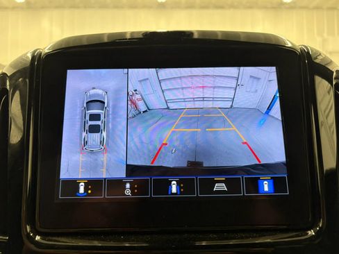 Used 2022 Chevrolet Traverse LT FWD image 81