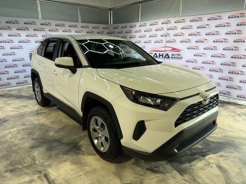 Used 2022 Toyota RAV4 LE AWD/4WD image 3