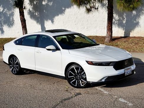 Certified 2025 Honda Accord Touring image 1