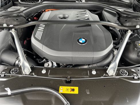 New 2026 BMW 750e xDrive AWD/4WD image 36