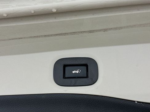 Used 2019 Nissan Rogue SV w/ Premium Package AWD/4WD image 31