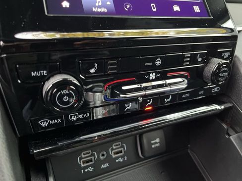 New 2025 Jeep Grand Cherokee L Altitude image 33