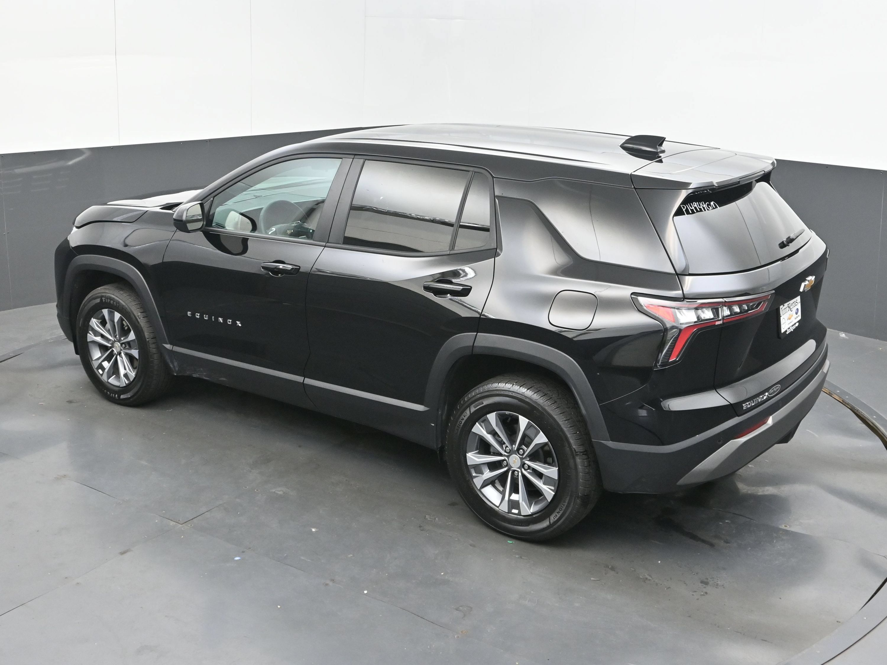 Used 2026 Chevrolet Equinox LT FWD image 39