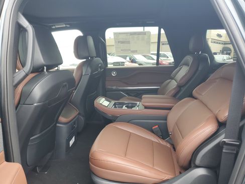 New 2026 Lincoln Navigator L Reserve AWD/4WD image 27
