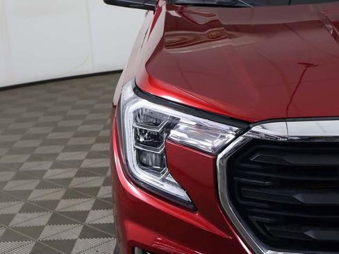 Used 2023 GMC Terrain SLE w/ Driver Convenience Package image 13