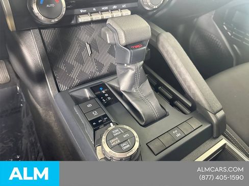 Used 2025 Toyota Tacoma TRD Off-Road AWD/4WD image 33
