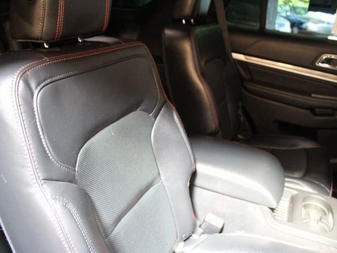 Used 2019 Ford Explorer Sport image 12