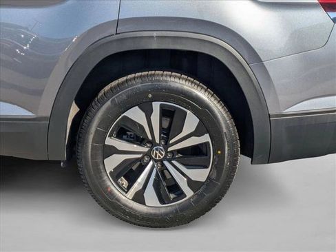 Used 2024 Volkswagen Atlas SE image 21