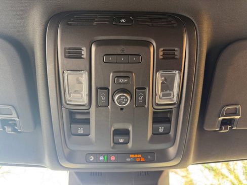 Used 2021 Cadillac Escalade Premium Luxury image 36