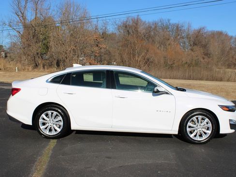 Used 2024 Chevrolet Malibu LT image 11