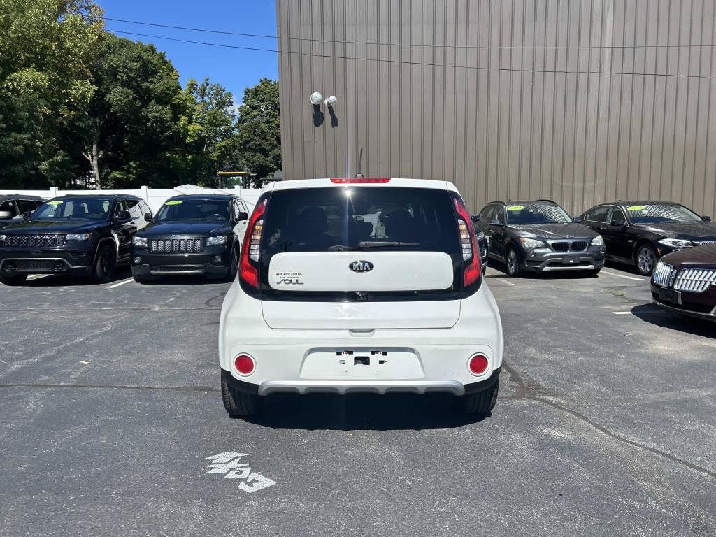 Used 2017 Kia Soul + FWD image 4