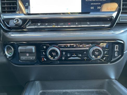 Used 2025 Chevrolet Silverado 2500 High Country w/ Technology Package image 33