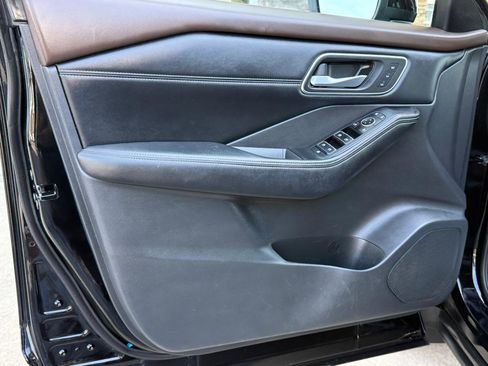 Used 2021 Nissan Rogue SL w/ Premium Package image 8