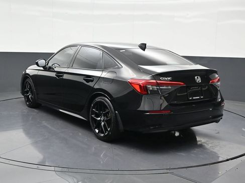 Used 2023 Honda Civic Sport image 3