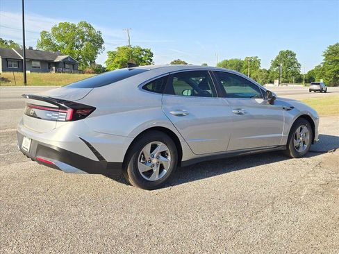 New 2026 Hyundai Sonata SE FWD image 3
