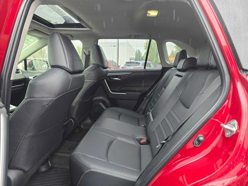 Used 2025 Toyota RAV4 XLE Premium w/ Weather Package AWD/4WD image 17