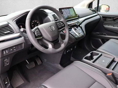 New 2026 Honda Odyssey Touring image 10