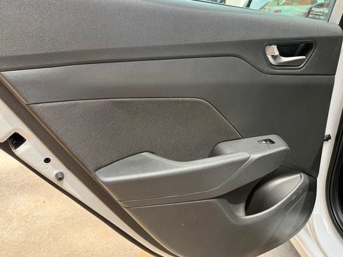 Used 2021 Hyundai Accent SEL FWD image 19
